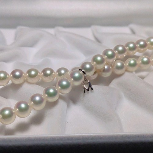 Collar de perlas Akoya con encanto japonés MIKIMOTO 15,5" 6,5-7,0 mm de diámetro Japón con caja - Imagen 11 de 17
