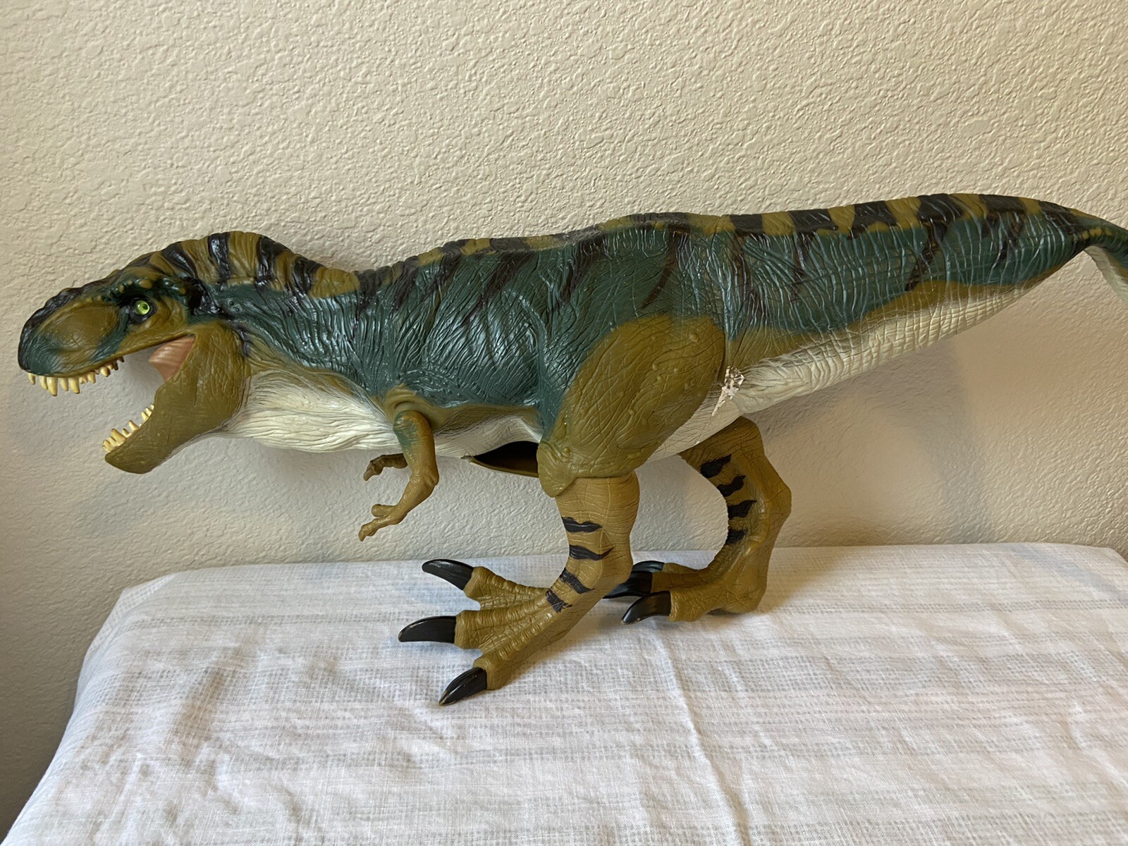 jurassic park bull t rex toy