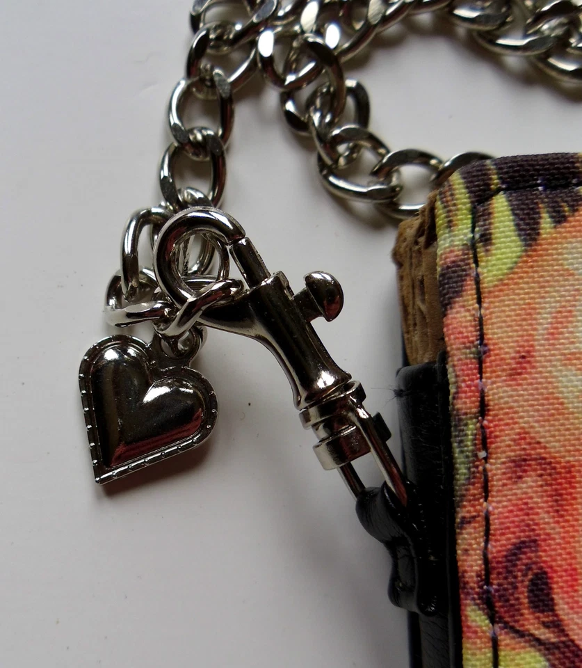 New Marilyn Monroe iPod Mini Case with Chain and Heart Charm Sexy Mp3 Player  - Image 3 of 3