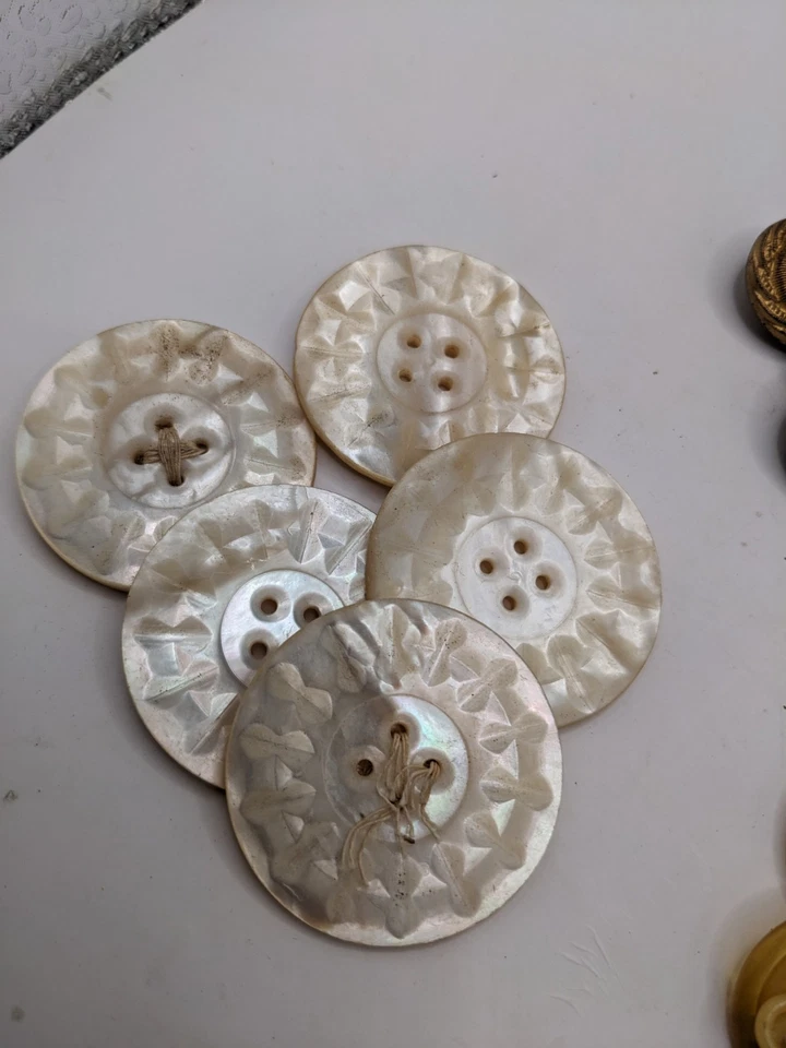 Vintage Lucite, MOP, Fabric Button Lot,Gold ,Green, Off White, White - Image 2 of 4