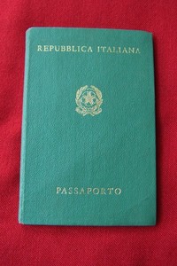VINTAGE ITALIAN PASSPORT 1970'S CANCELLED EXPIRED WITH STAMPS CONSULATE BEDFORD