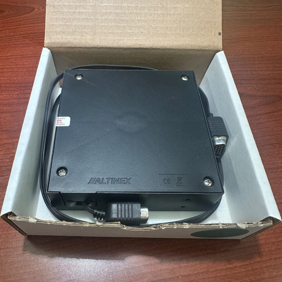 Altinex RT300-121 VGA (M-M) Retractable Cable - Missing Mounting Screws - Image 3 of 4