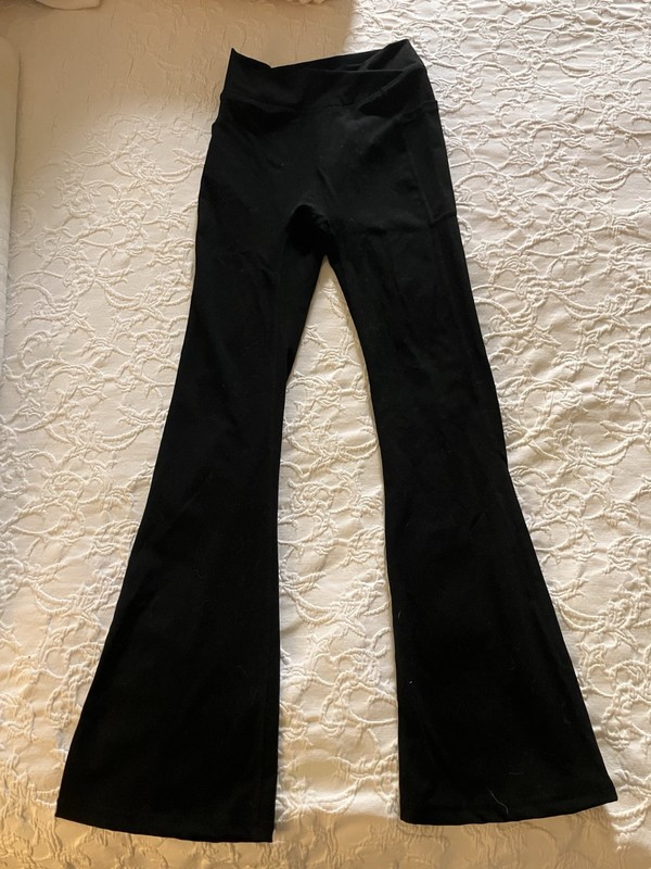 Girl’s Black Solid Flare Leggings with Pockets Size 10-12 Stretch Yoga