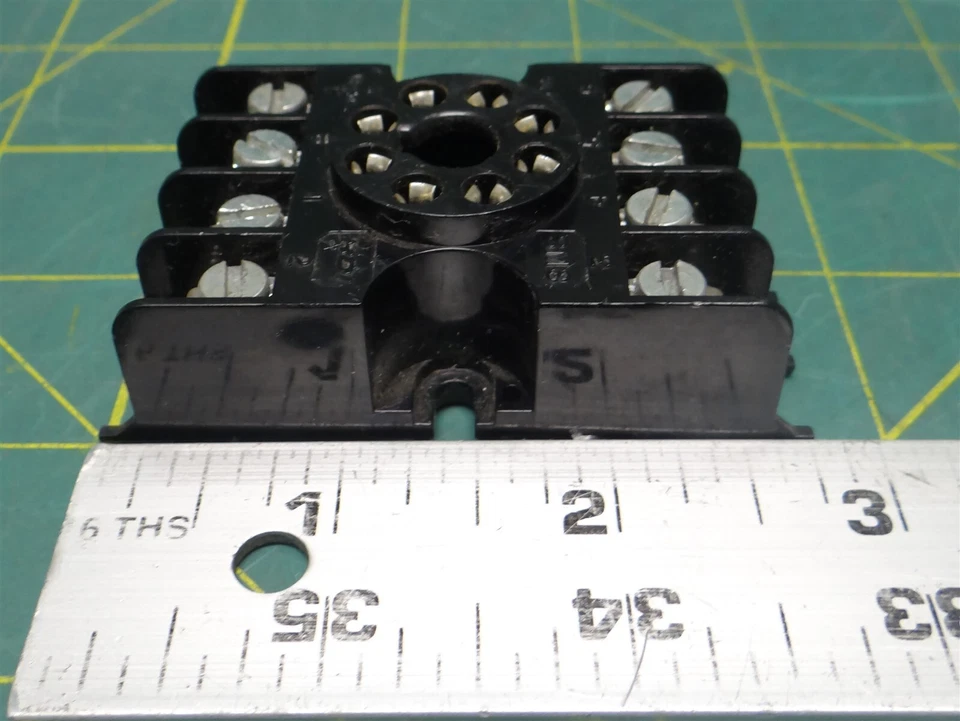 Reed Devices RDI Relay Socket SM8 Series 8-PIN 10 Amps 300 Voltage 12-20 AWG - Image 3 of 4