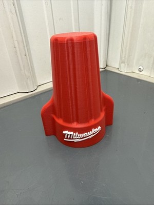 Milwaukee Winged Wire Nut Style Storage Container With Lid