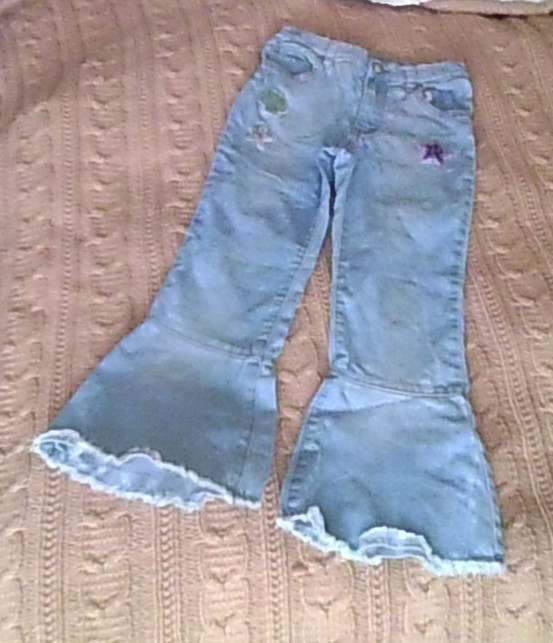 365 Kids  Garanimals Size 6 Bell Bottom Jeans Sequined Stars/Seashell *STAINS*