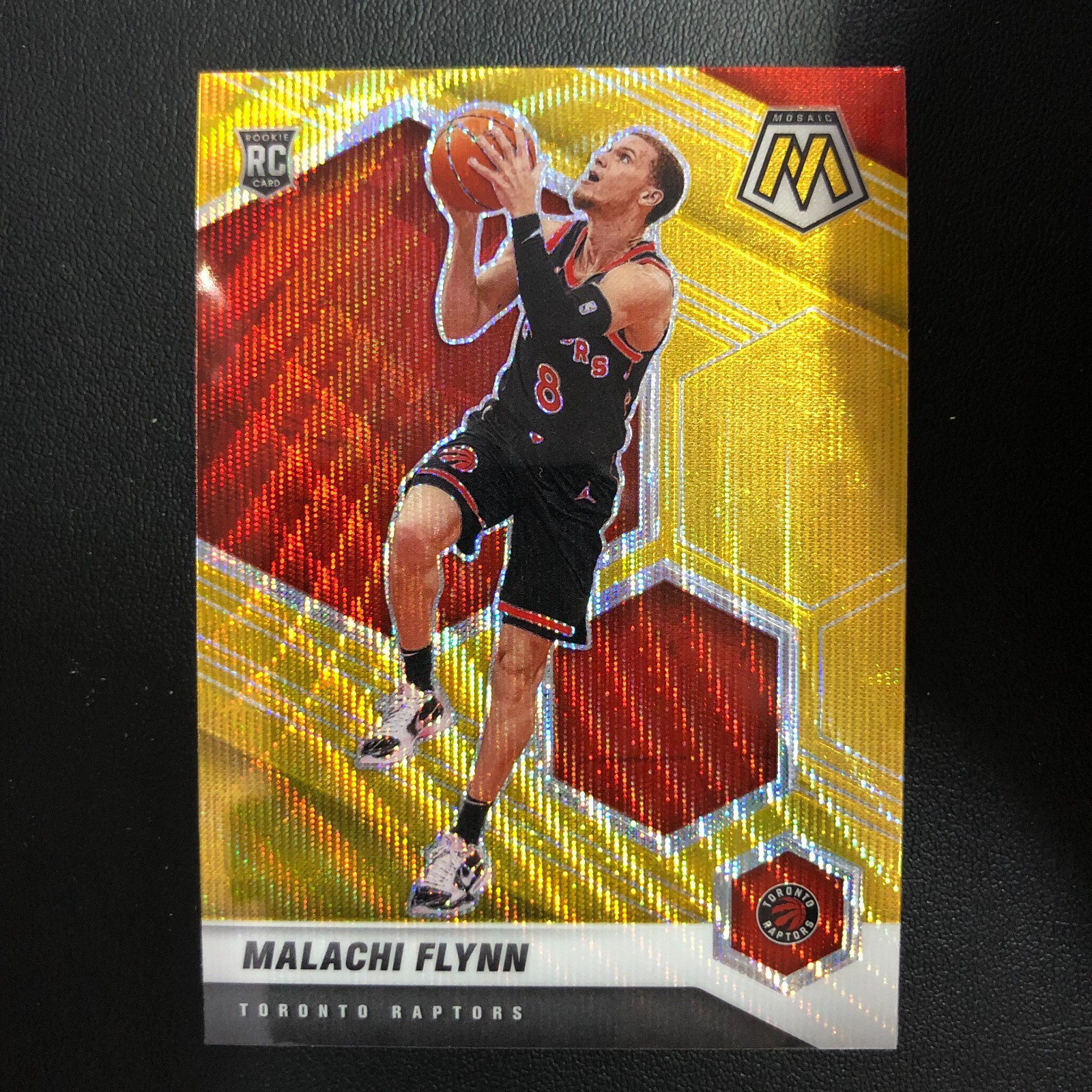 2020-21 Panini Mosaic NBA #236 Malachi Flynn Gold Wave RC Raptors