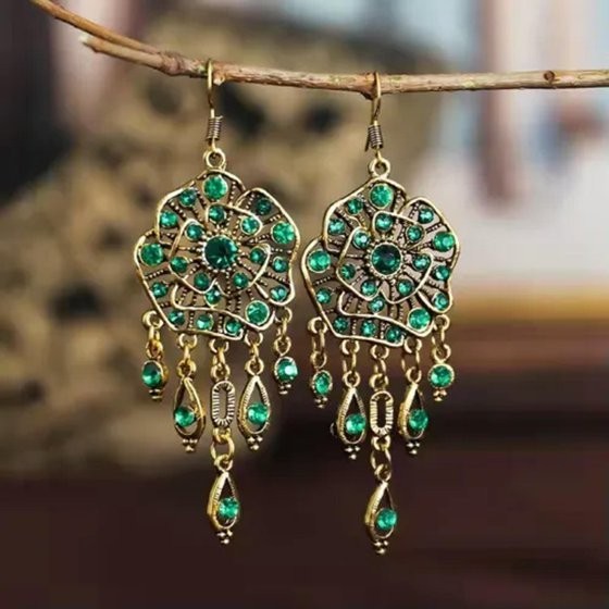HOOUN Women Bohemian Gold Flower Rotating Tassel Earrings Ancient Style