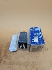 IDEC GT3A-3AD24 GT3 Multi-Function 8 Pin Plug In Electronic Timer