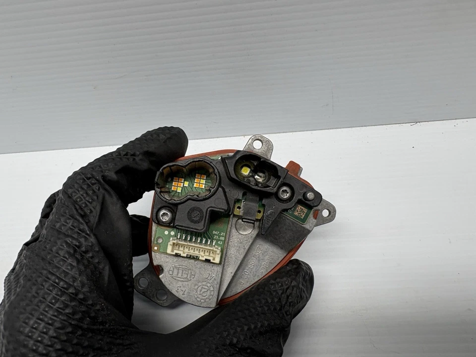 OEM para 21-22 BMW 530i 540i módulo de diodo de seta controle de computador - Imagem 4 de 4