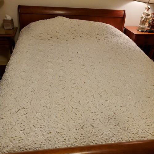 Twin Bed Vintage Hand Crochet Bedspread Coverlet 78x94 EUC