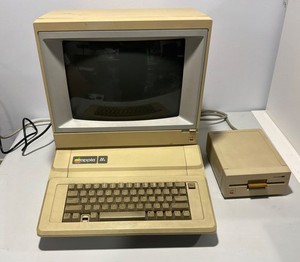 Apple2c 本体 AppleII の新時代が始まった - apple //c｜kzn