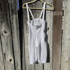 1960s Vintage White Underbust Shapewear Romper w/ Rosebud Lace Hem Size Small