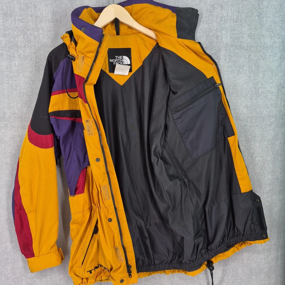 Jaqueta masculina vintage North Face amarela média roxa esqui colorblock anos 90 - Imagem 4 de 4