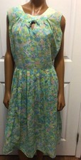 Vintage 50’s Floral Pleated Sleeveless Knee Length Dress