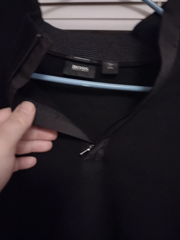 Men's Stylish 1/4 Zip Hugo Boss Shirt XL MADE IN ITALY - Image 2 of 4