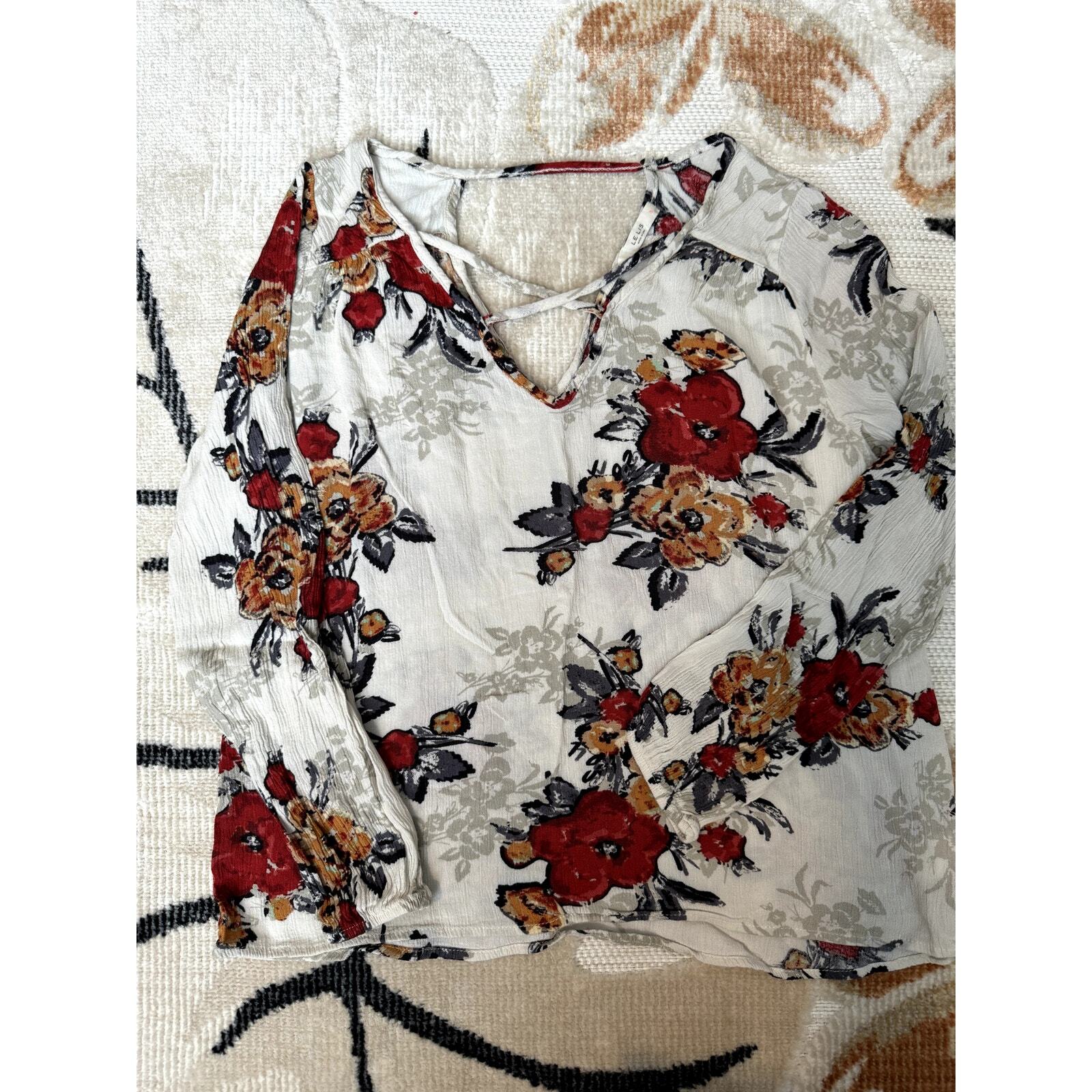 Le Lis Floral Cutout Blouse with Elastic Cuff - Petite Sizing