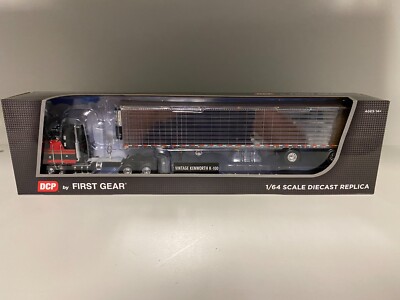 DCP 1/64 60-1556 RED & BLACK KENWORTH K100 AERODYNE LONG FRAME W/MATCHING REEFER