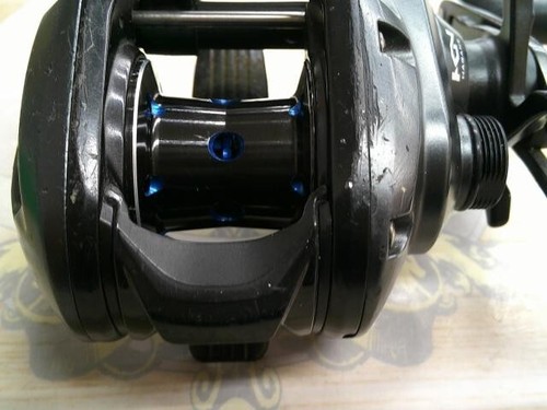 Shimano 19 SLX MGL 70HG Right Handed Bait Casting Reel Used JP F/S - Picture 6 of 6
