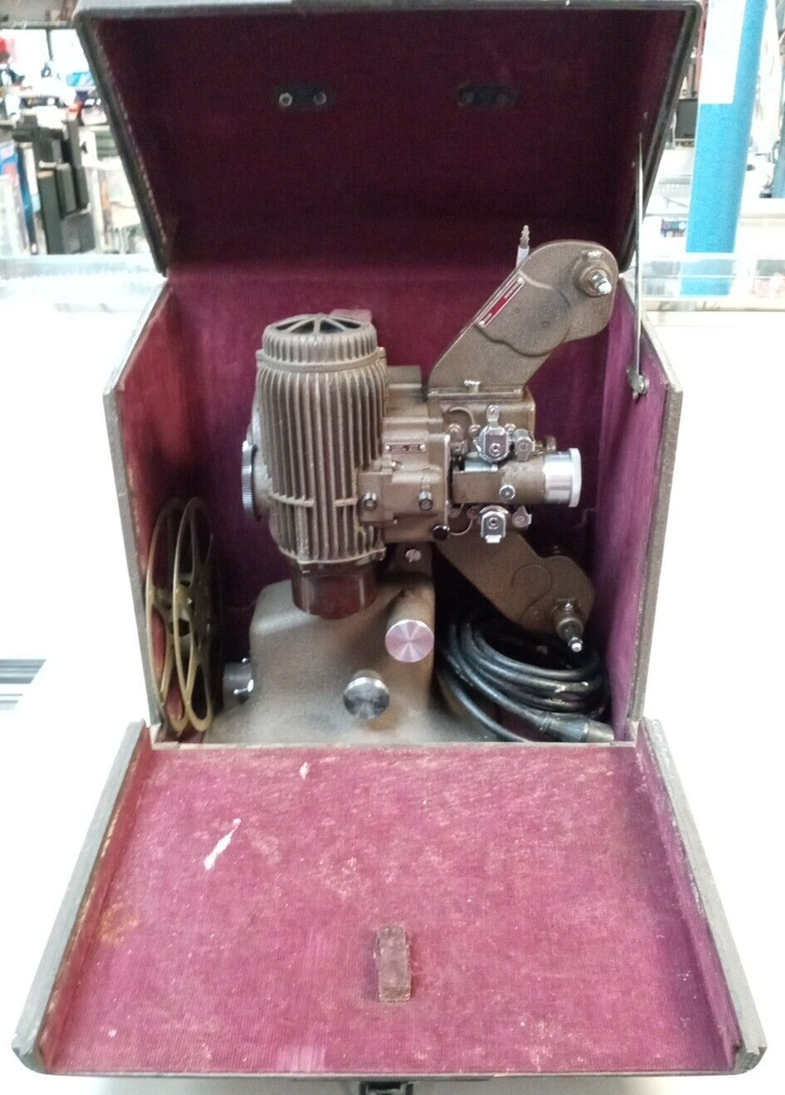 Projecteur de cinéma muet Bell & Howell Filmo Diplomat