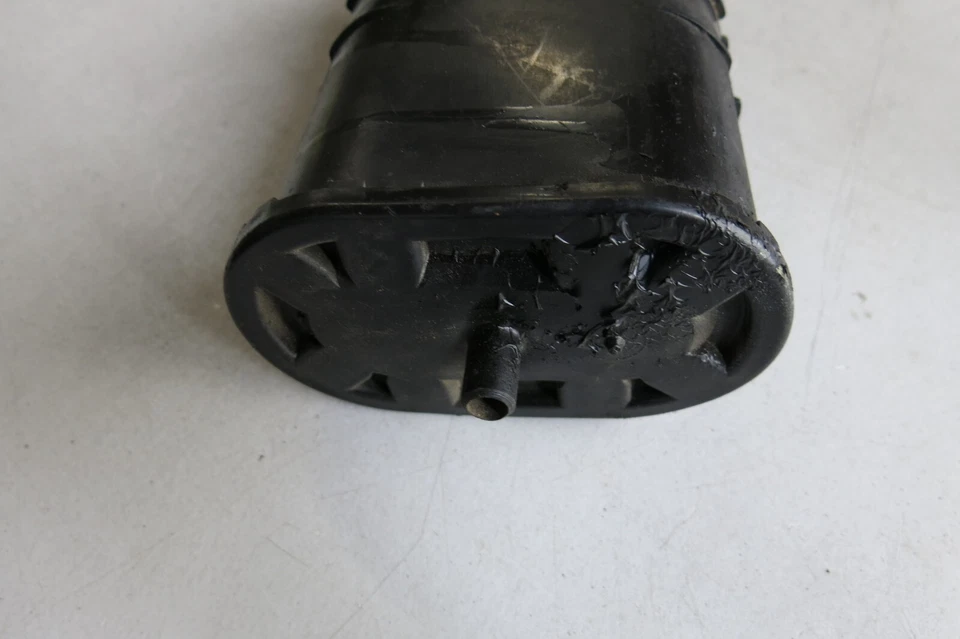 Bote de carbón Porsche 911 113201813B Foto 3 de 4