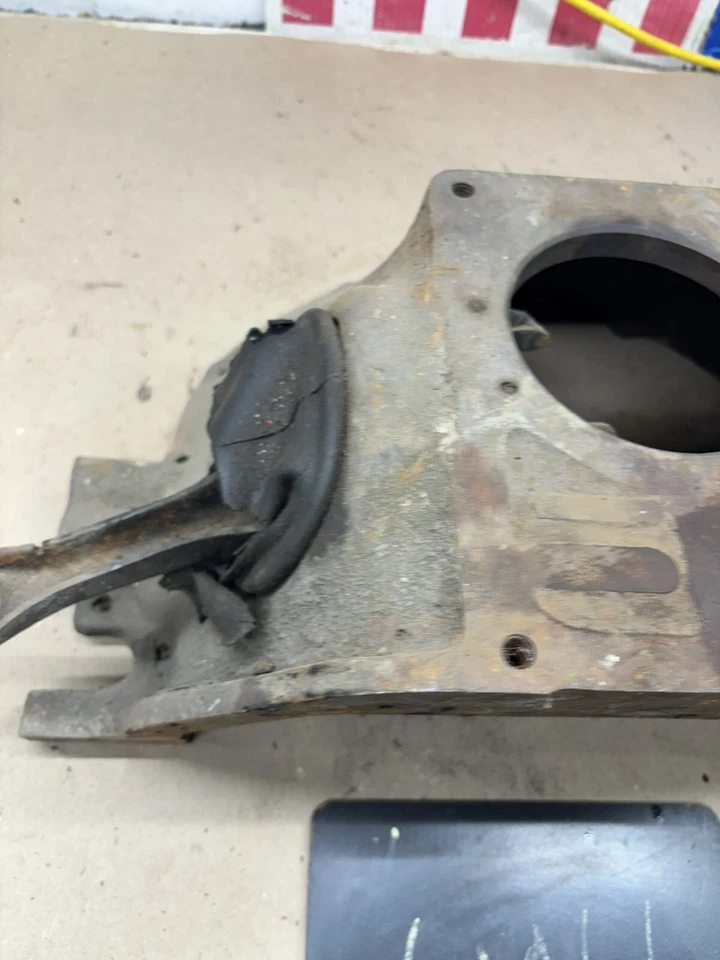 Carcasa campana transmisión manual MoPar 1967 69 68 A carrocería 9,5" 2806081 340 360 V8 Foto 4 de 4