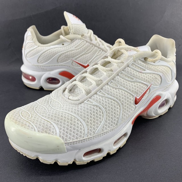 white tns red tick