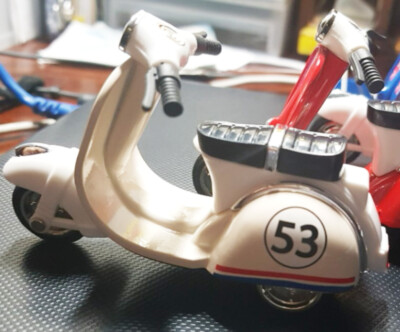 Classic Keepsake White Mini Vespa Motorcycle Diecast Model