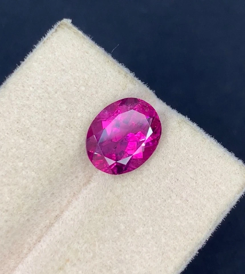 Rubellite Tourmaline Gemstone, Hot Pink Tourmaline Loose Stone - 2.80 Carats - Image 3 of 4