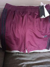 NWT ADIDAS MEN'S MAROON/BLACK TRAINING SHORTS 9"INSEAM,,SIZE MEDIUM,,BRAND NEW