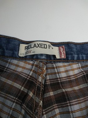 Levi 550 Relaxed Fit With Flannel Lining Size 32x32. Minor Fraying At Ankle Cuff