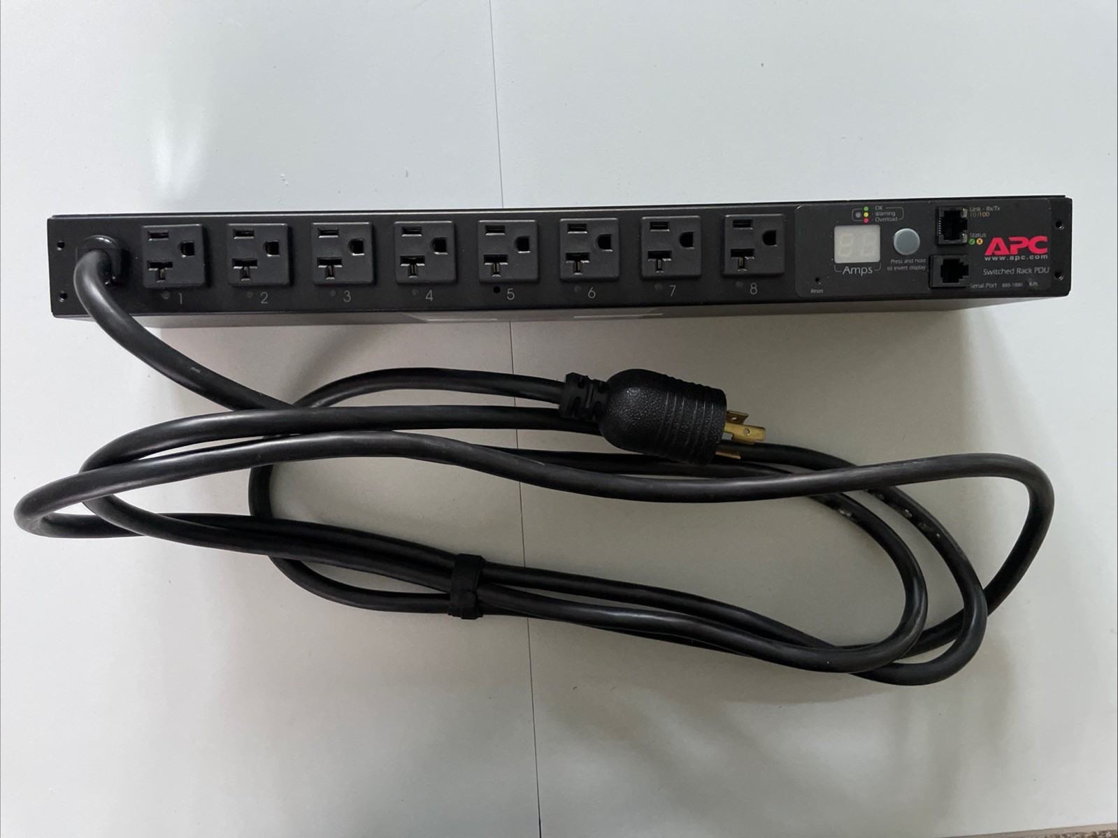 APC AP7901 Switched Power Distribution Unit (PDU) 1U Rack Mount 8-Outlets