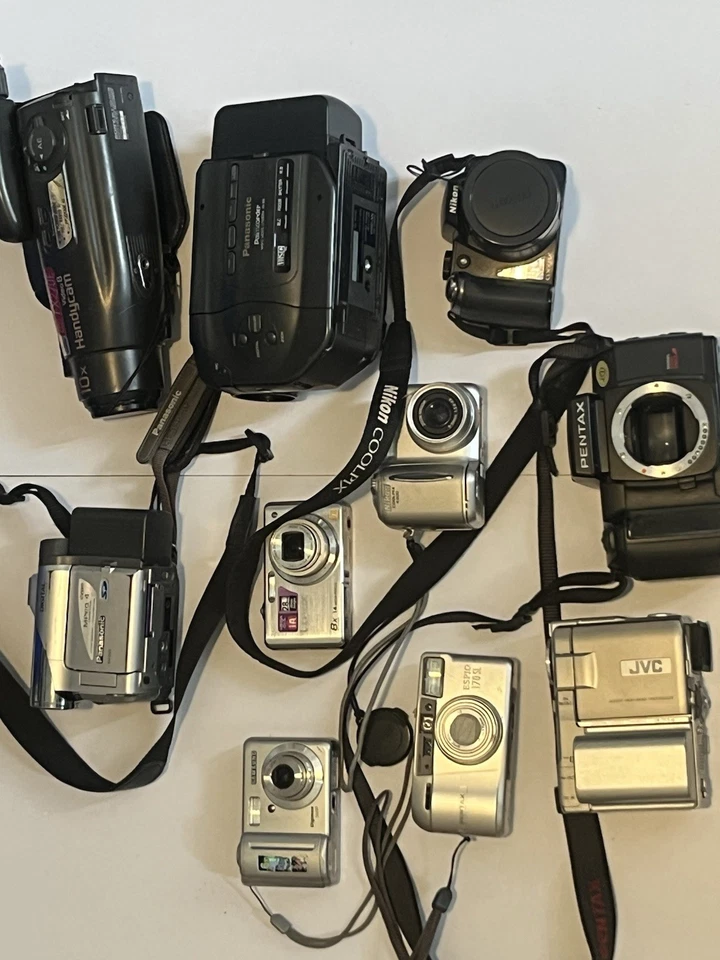 Digital Cameras Bulk Lot x 10 Sony, Nikon, Samsung, Pentax (FOR PARTS/UNTESTED) - image 2 of 4