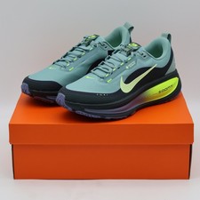 HQ7001-300 Nike Vomero 18 GORE-TEX Seaweed Cannon Volt Barely Volt (uomo)
