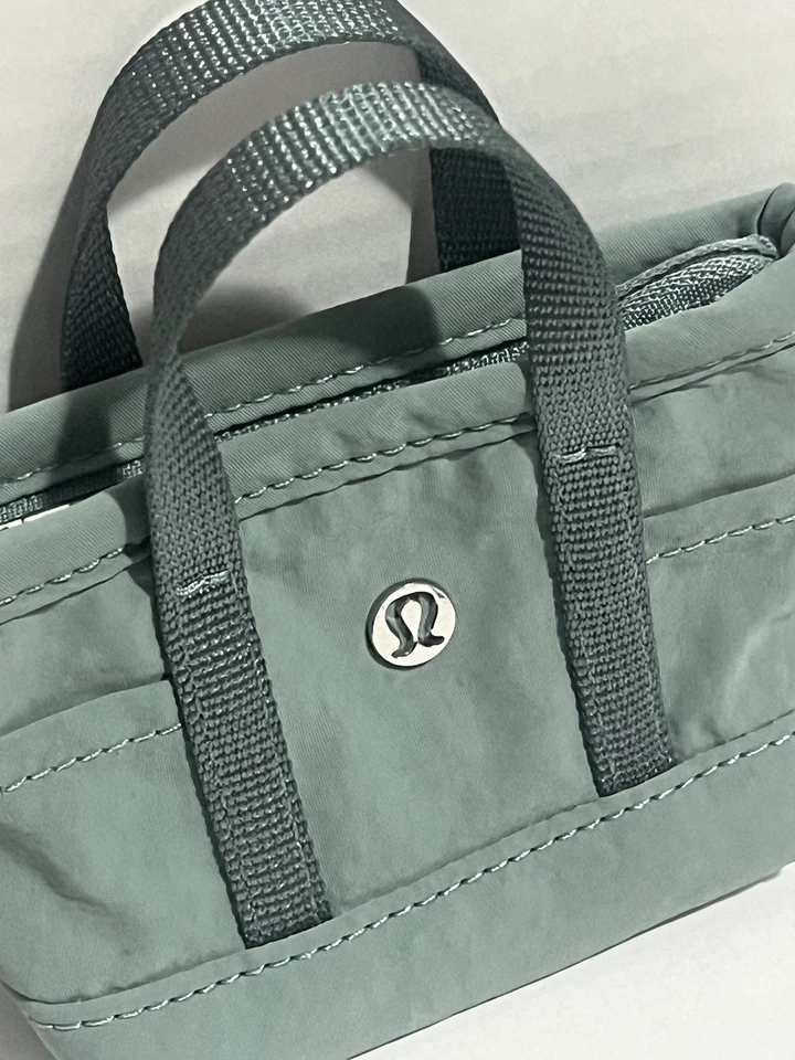 Lululemon Daily Multi Bolsillo Nano Mini Bolso de Mano Clip Agotado Monedero Llave Foto 2 de 4