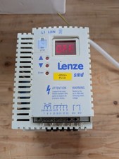 Lenze ESMD152X2SFA Frequenzumrichter   1,5 kW...