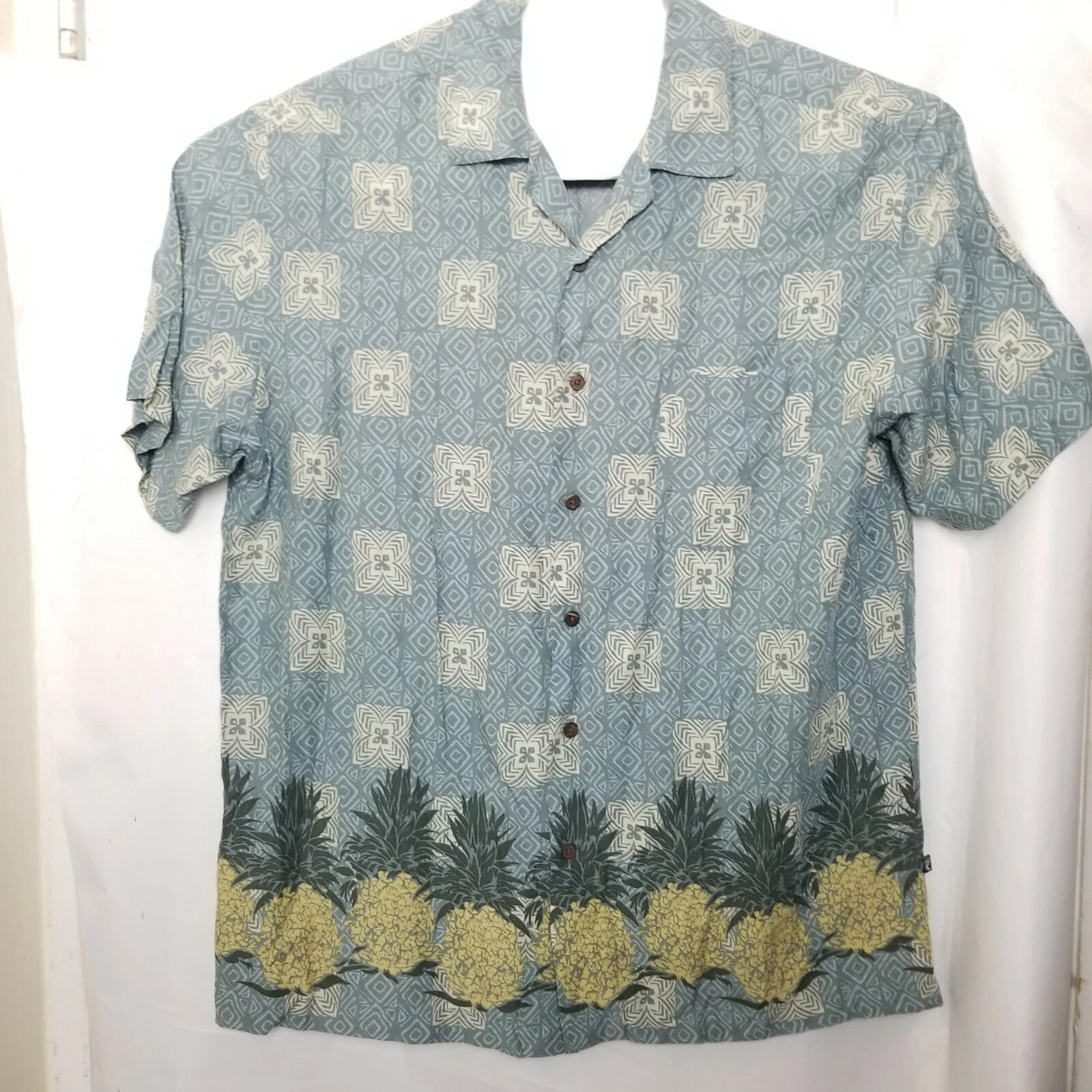 Ocean Pacific Mens Shirt Hawaiian 100% Rayon Tribal Pineapple design Size L (A9)
