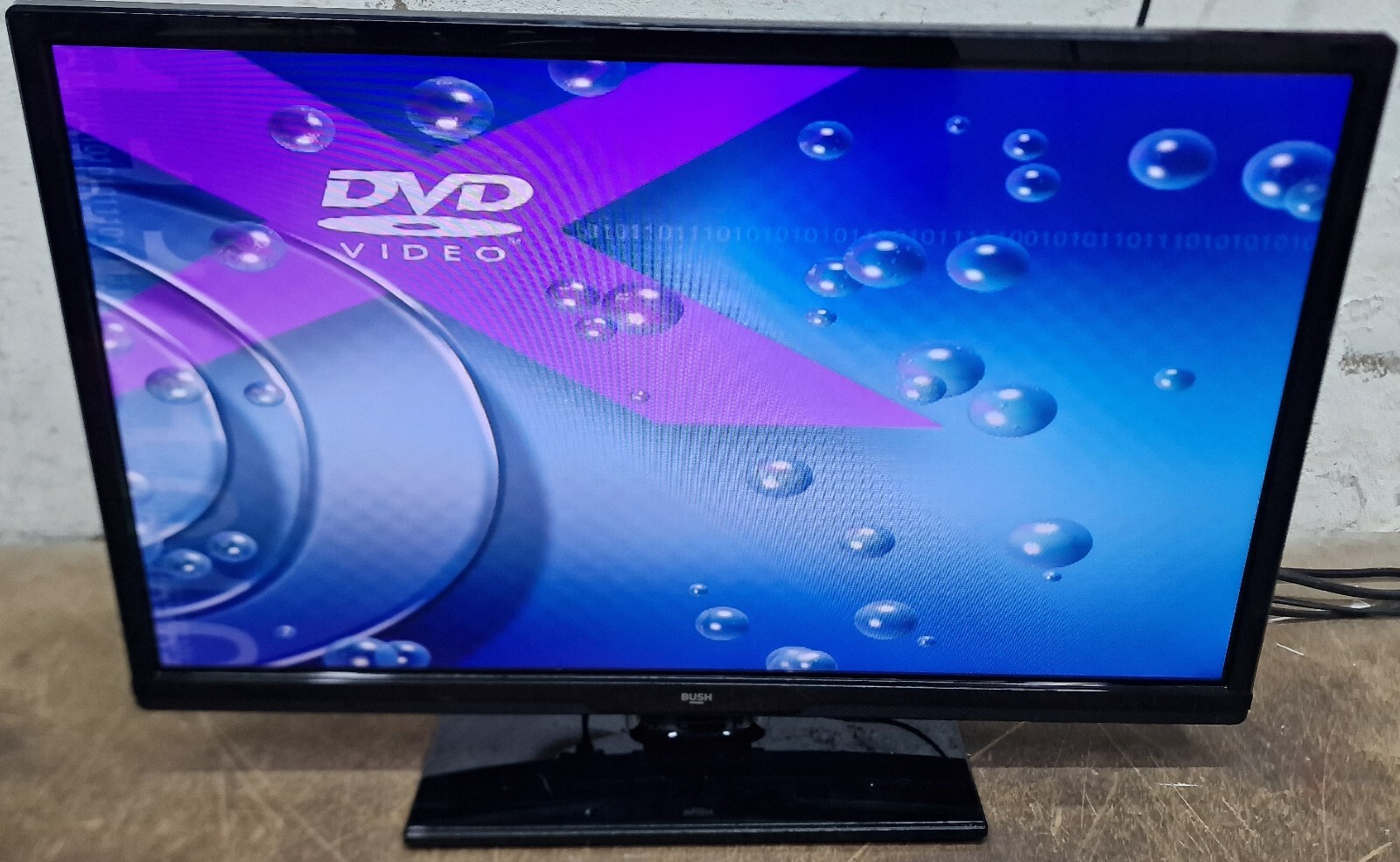 BUSH ELED24HDSDVD 24" SAMART HD READY LED TV/DVD COMBO BLACK eBay