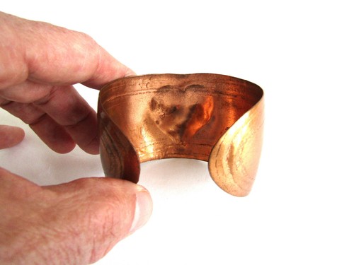 vintage brutalist embossed heart copper cuff bracelet bangle - Picture 6 of 8