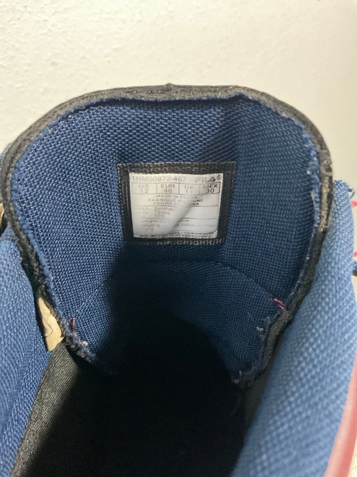 Botas con cordones de cuero sintético azul marino con suela de goma marrón Foto 4 de 4