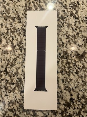BNIB Genuine Apple Magnetic link apple watch Band blackberry MXWL3AM/A M/L 42mm