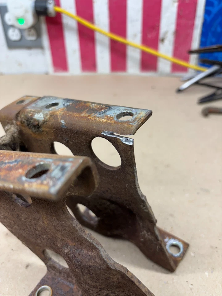 Chevrolet Gmc Blazer 1967 1970 K5 K10 C10 K30 soportes de montaje de refuerzo de freno eléctrico Foto 3 de 4