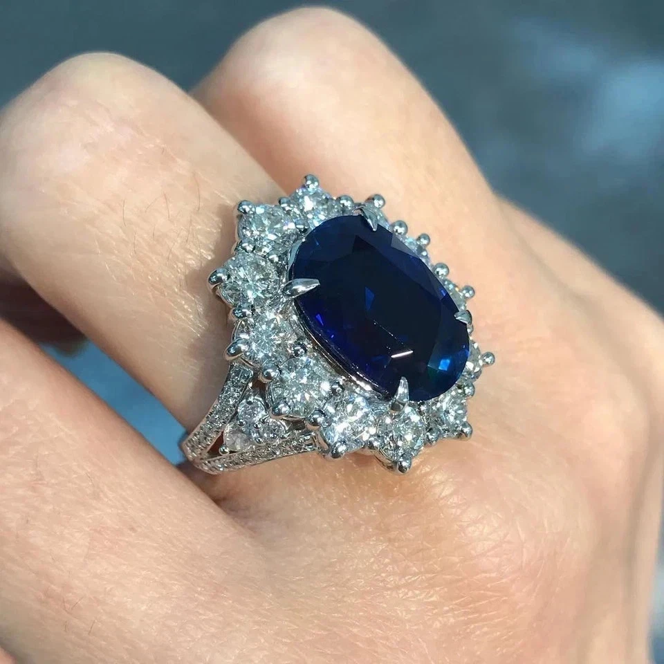 Alianza de diamantes de zafiro natural de corte ovalado de 12,35 quilates de oro blanco macizo de 14 quilates 5 6 Foto 4 de 4