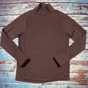 mountain hardwear base layer