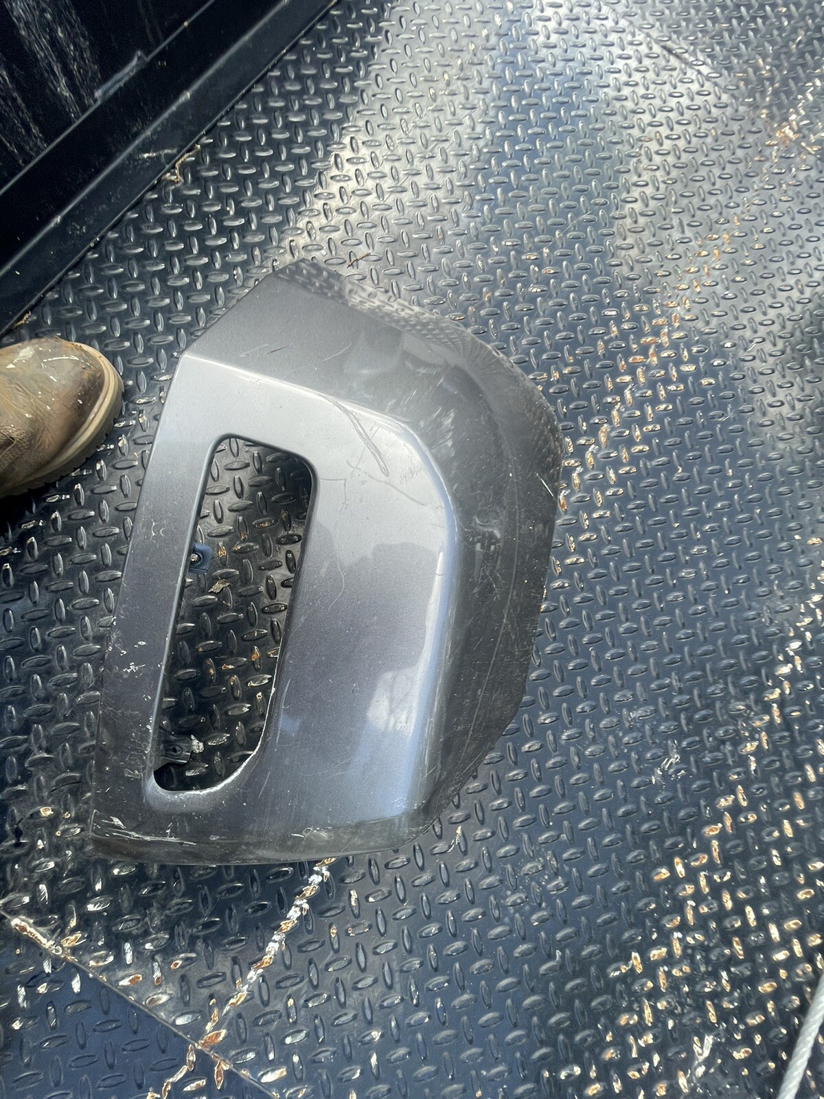 Front Driver/Passenger Side Bumper Cover 2020-2024 Nissan Titan S/SV HAS DAMAGE