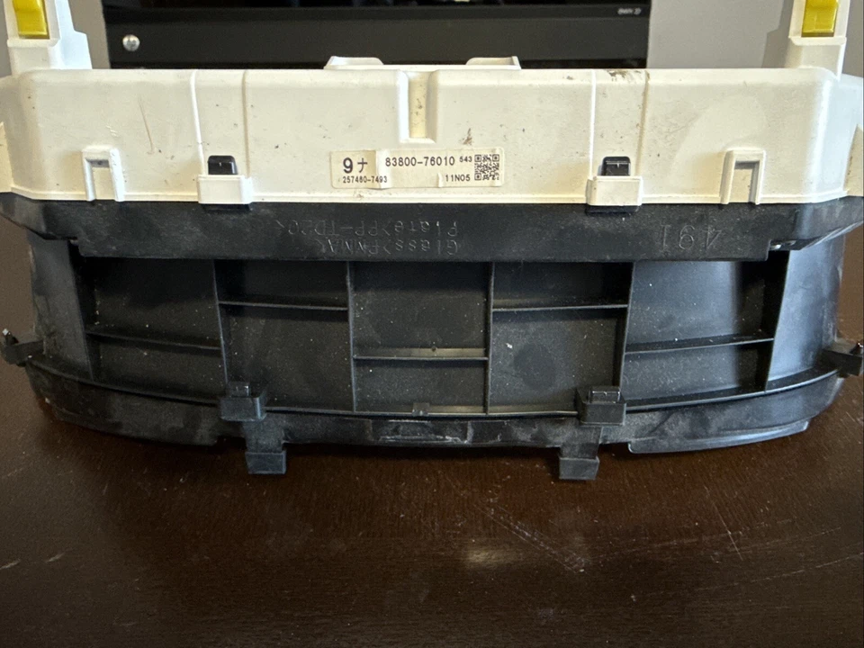 Cuadro de instrumentos cabezal velocímetro Lexus CT200H 83800-76010 2011-2012 medidores Foto 3 de 3