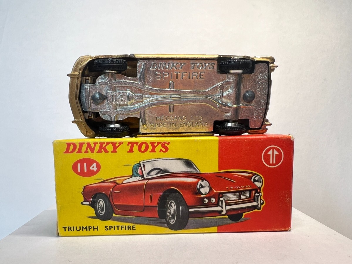 Rare jouet dinky toys 114 triumph spitfire avec boite d'origine