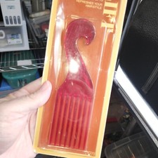 NEW NOS Vintage 1975 Goody Hair Lift Pick Comb RED