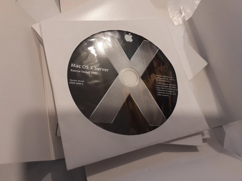 Apple Mac OS X Server 10.4 Tiger - Unlimited Clients (M9768Z/A). REF:SOFTWARE - Image 2 of 3