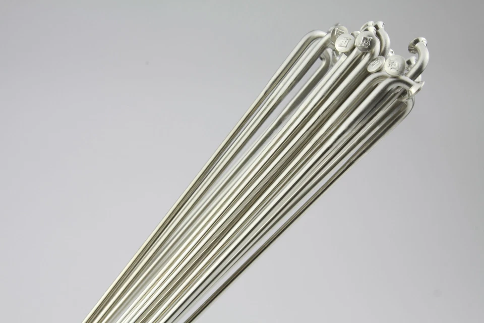 DT Swiss Speiche Revolution/ J-Bend 20 Stück schwarz / silber